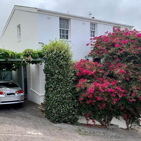 Simonʼs Town Bougainvillea House - The Heart Of Simonstown מראה חיצוני תמונה