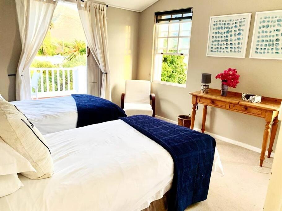 Simonʼs Town Bougainvillea House - The Heart Of Simonstown מראה חיצוני תמונה